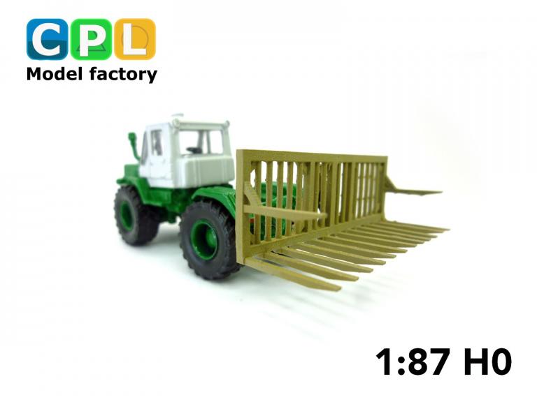 Set TraktorT150K grün weiss mit Motorverkleidung + Silogabel T301 4m siena